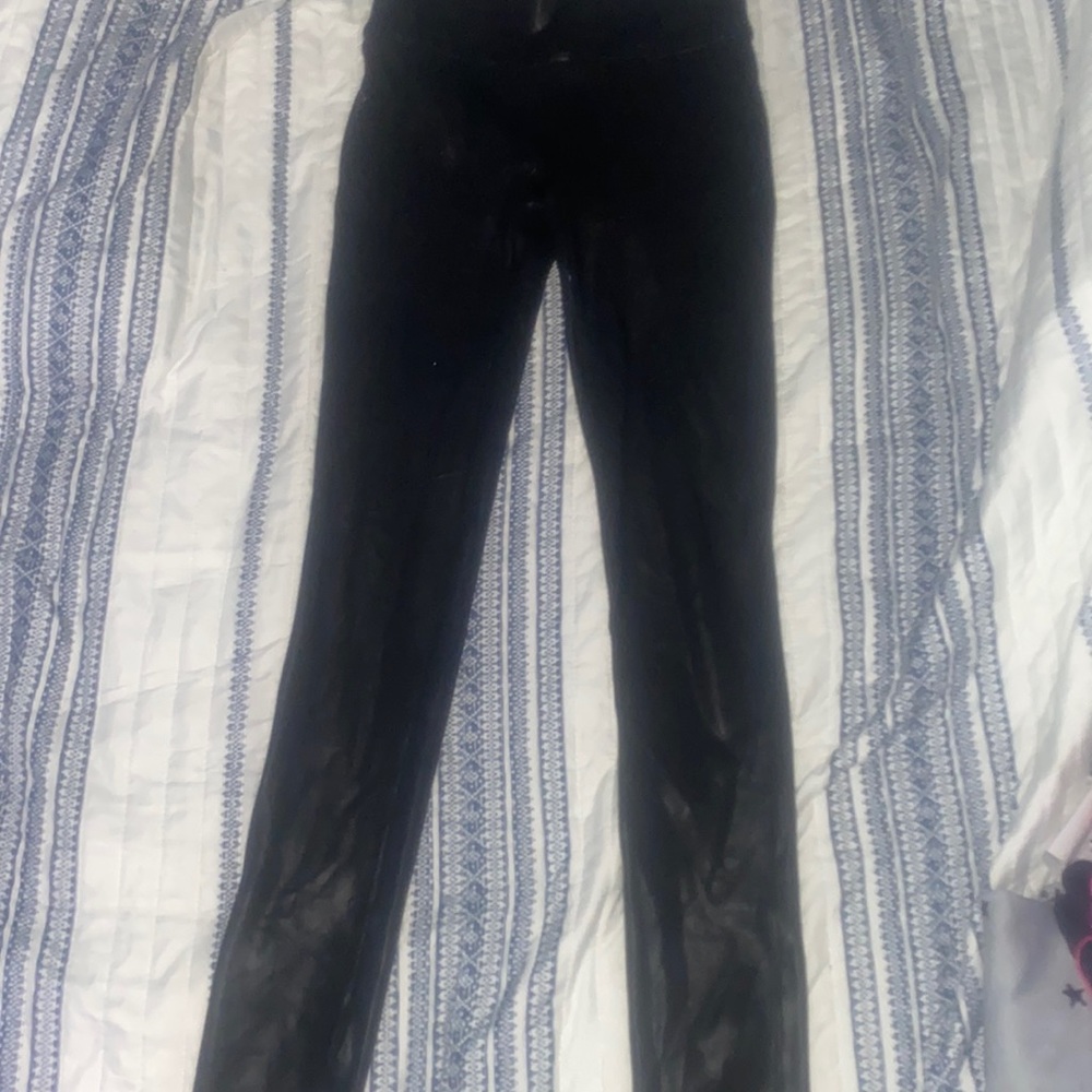 SPANX faux leather leggings 😍😍